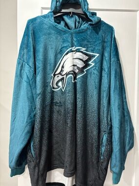 Philadelphia Eagles Teal & Black Hooded Blanket Pullover with Team Logo